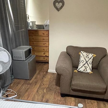 Comfortable Double Room Londra Exterior foto