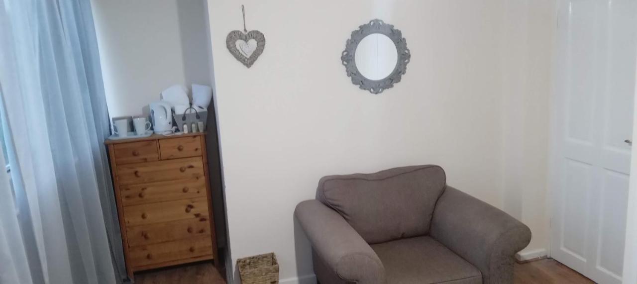 Comfortable Double Room Londra Exterior foto